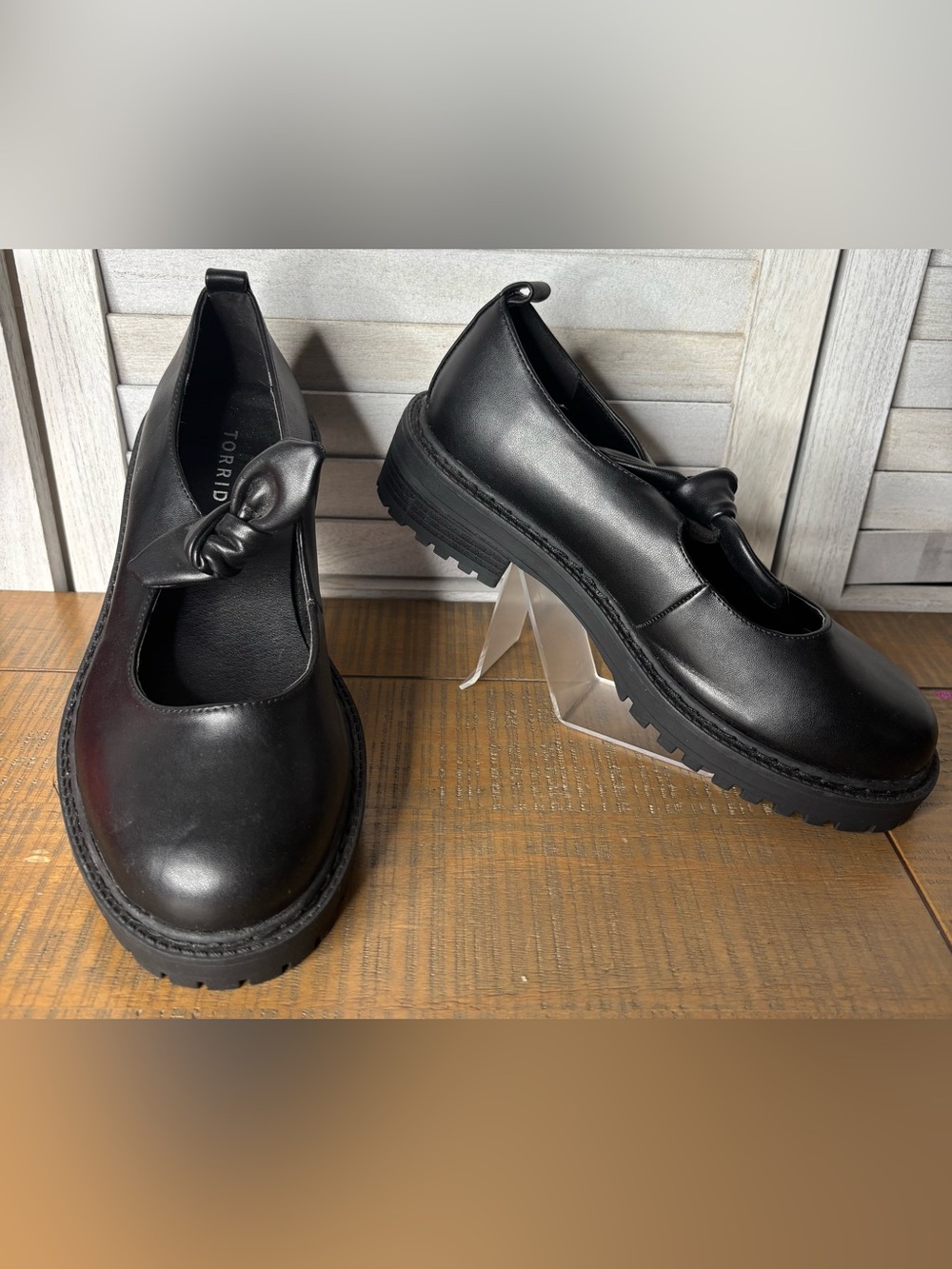 Torrid Black Faux Leather Mary Jane Bow Lug Sole Chunky Flats Size 8 WW